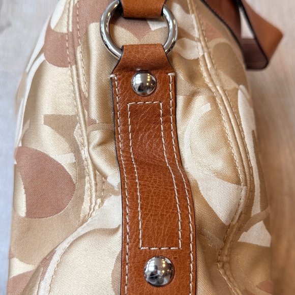 Coach Authentic Optic Signature Zoe Bag - Picture 7 of 16